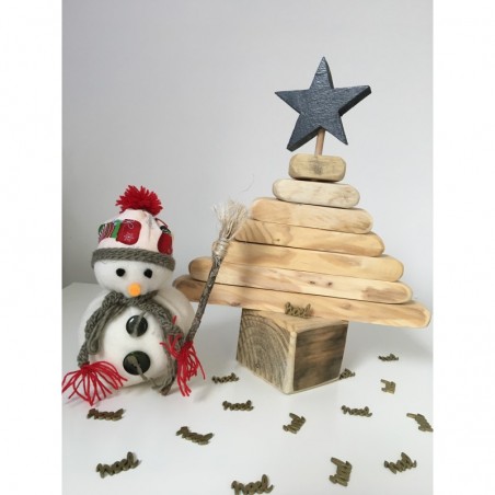 Sapin de Noël de fabrication artisanale à partir de bois recyclé. Création de l'atelier bois d'ElanJouques en Provence